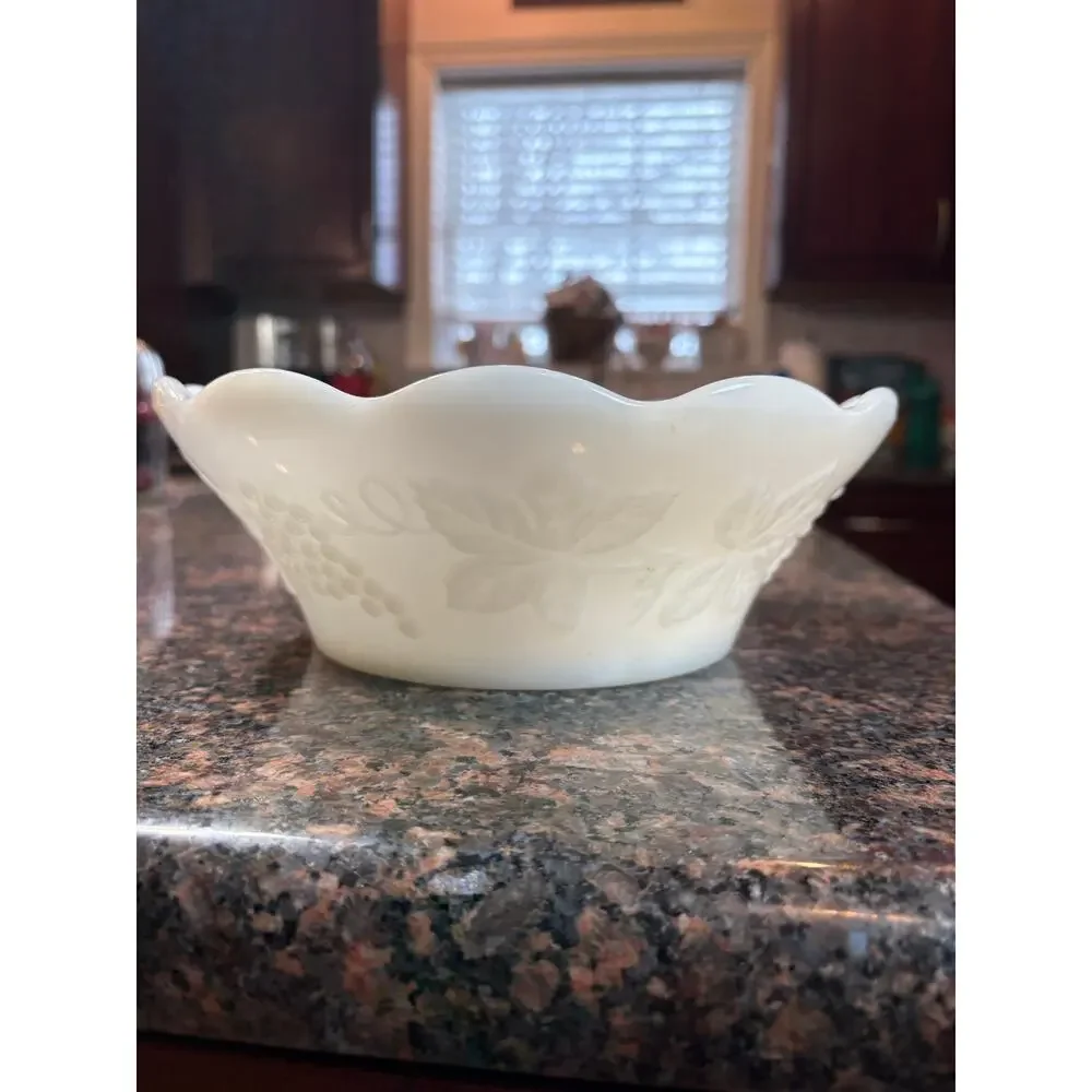Vintage Milk Glass Bowl with Grape and Leaf Design 8.5" round - Picture 14 of 14